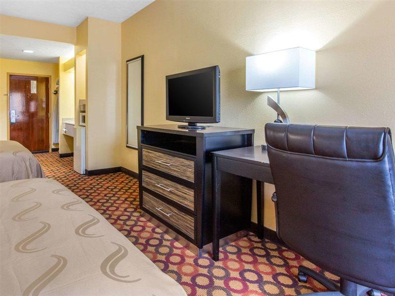Quality Inn & Suites Montgomery East Carmichael Rd Bagian luar foto