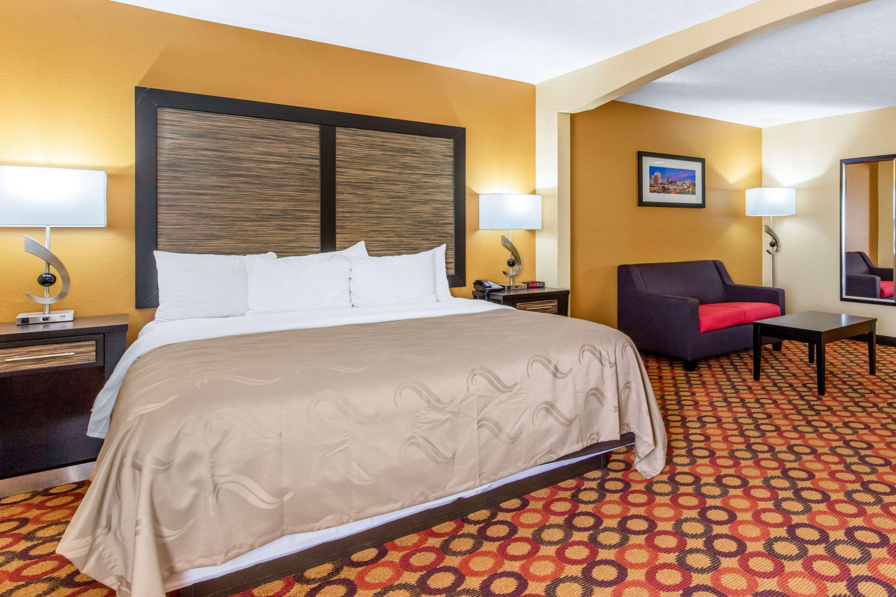 Quality Inn & Suites Montgomery East Carmichael Rd Bagian luar foto