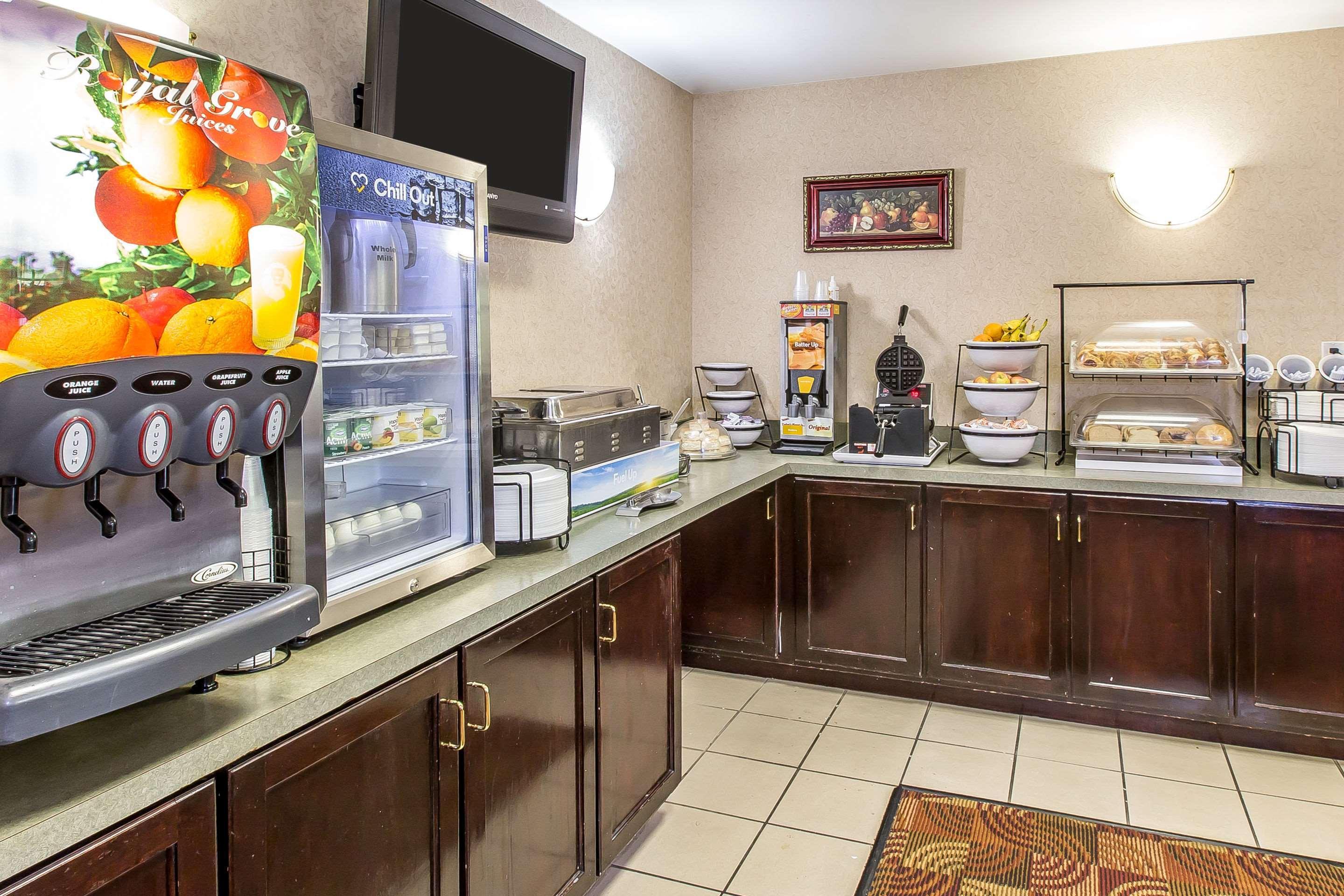 Quality Inn & Suites Montgomery East Carmichael Rd Bagian luar foto
