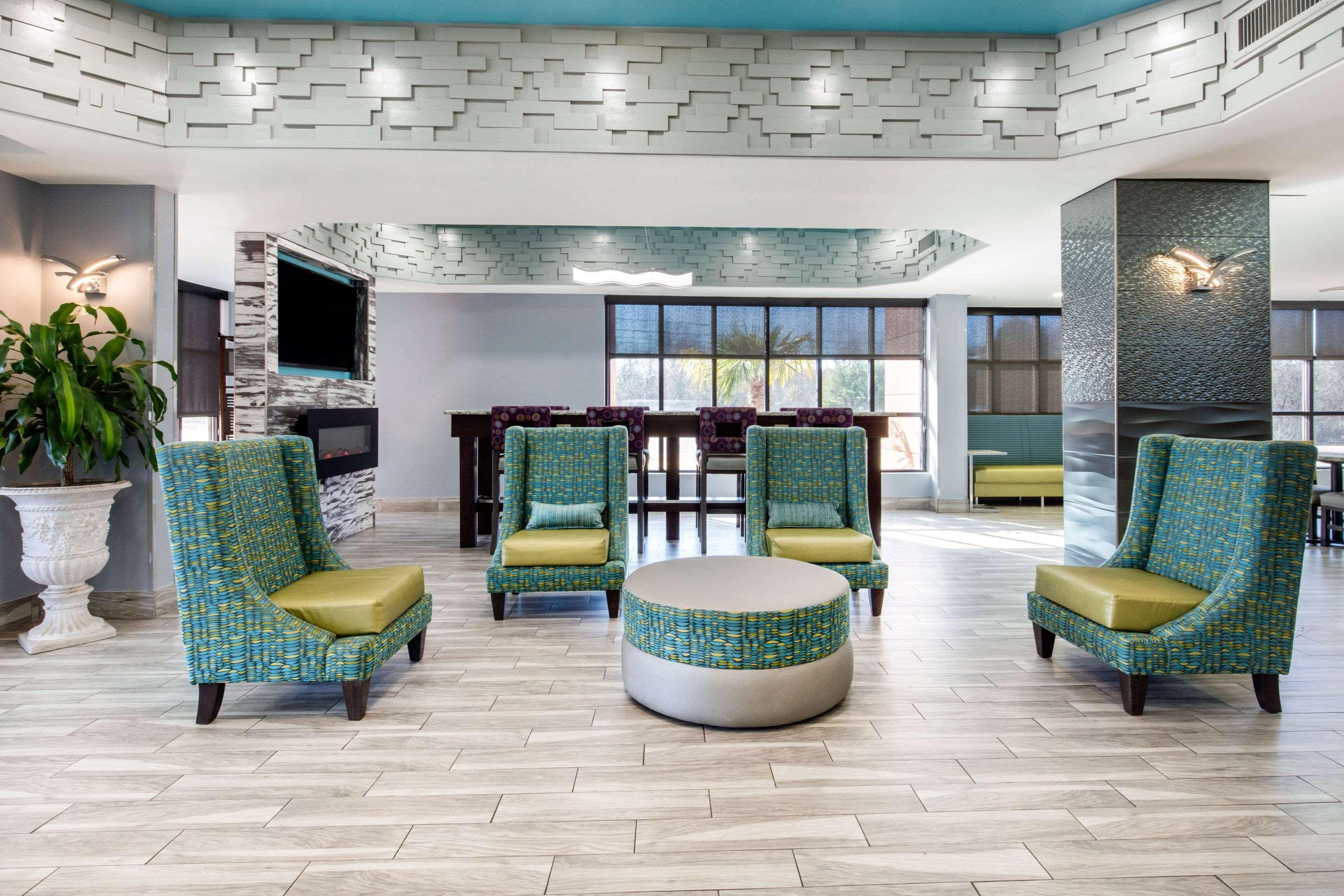 Quality Inn & Suites Montgomery East Carmichael Rd Bagian luar foto