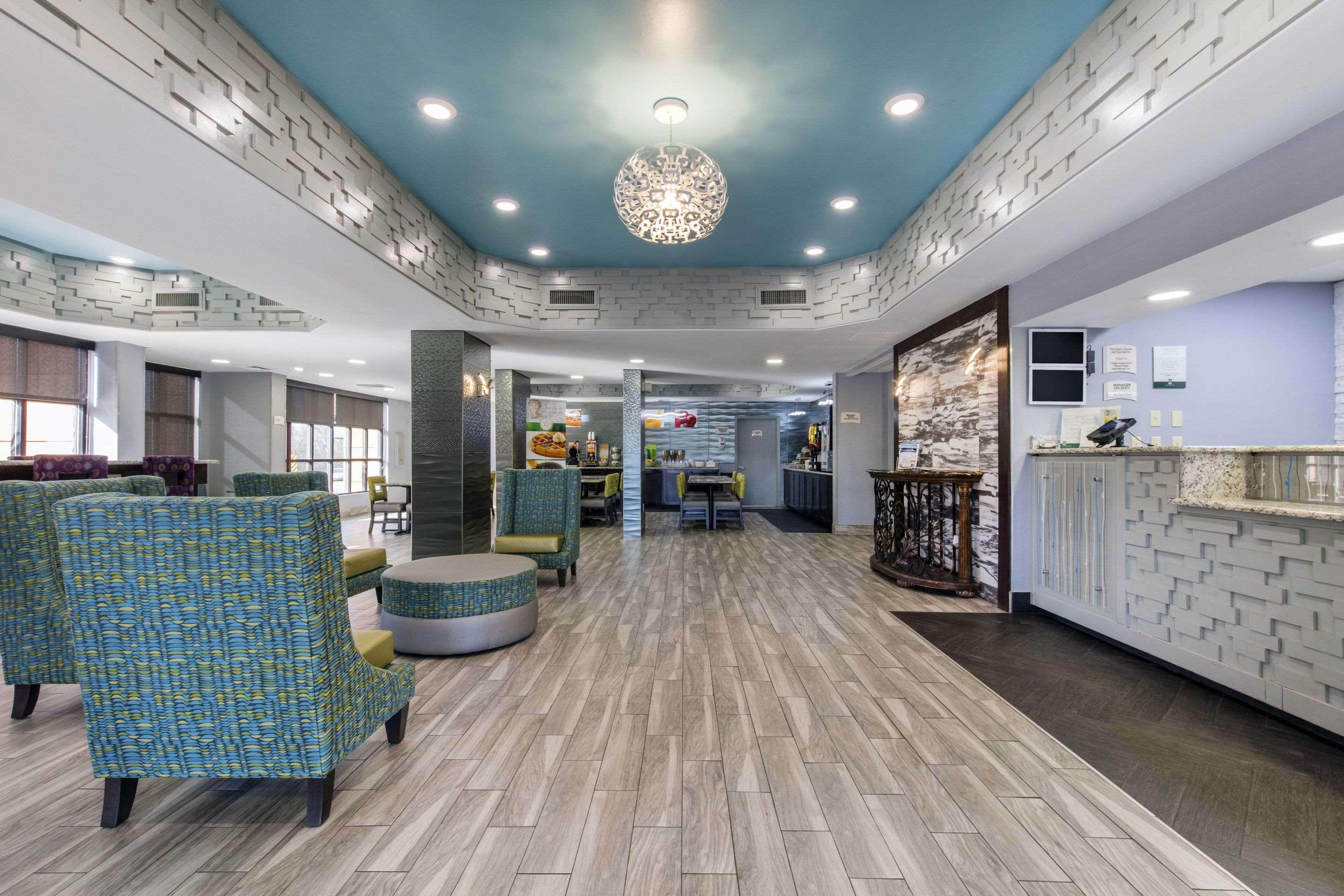 Quality Inn & Suites Montgomery East Carmichael Rd Bagian luar foto