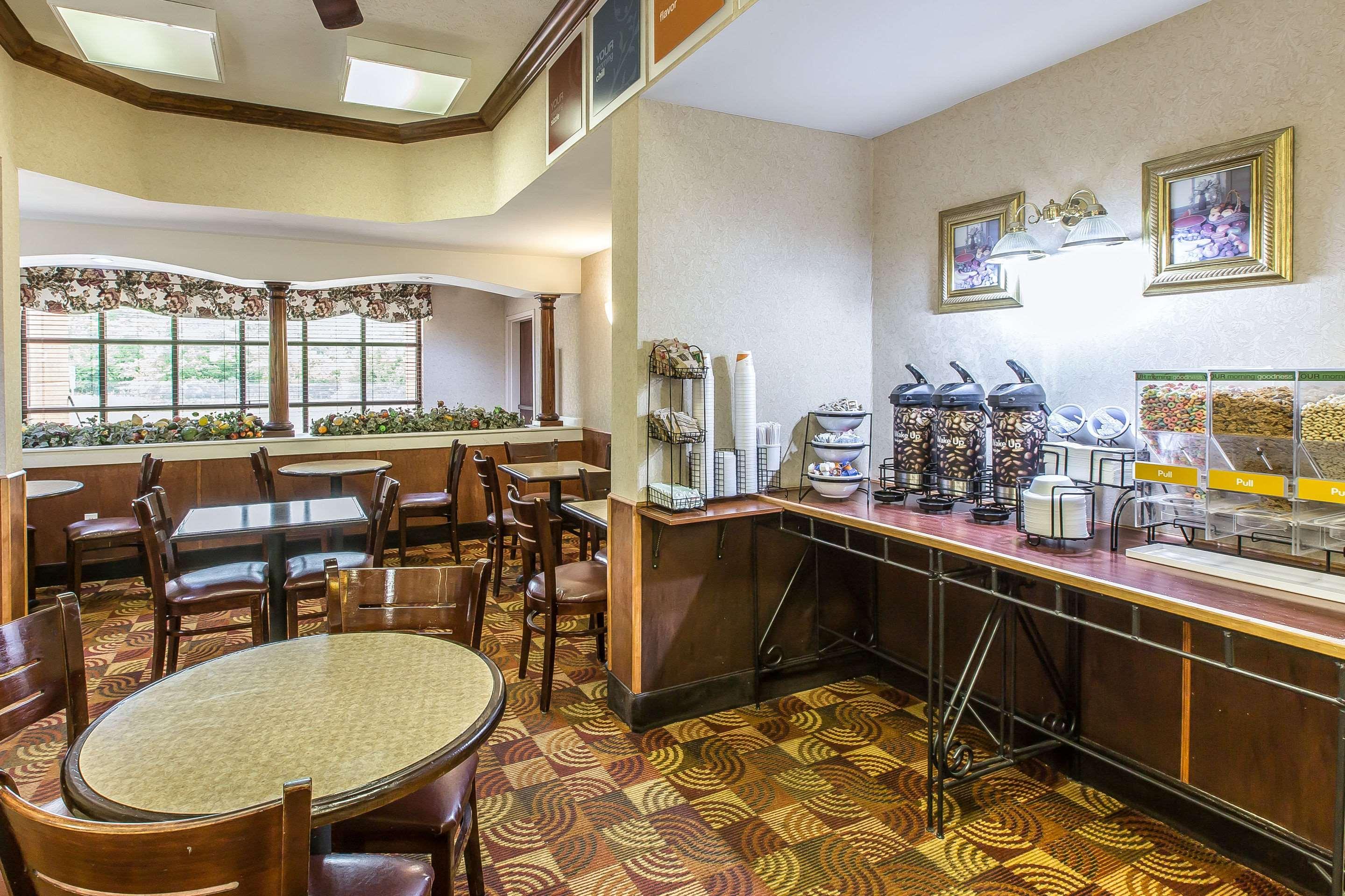 Quality Inn & Suites Montgomery East Carmichael Rd Bagian luar foto