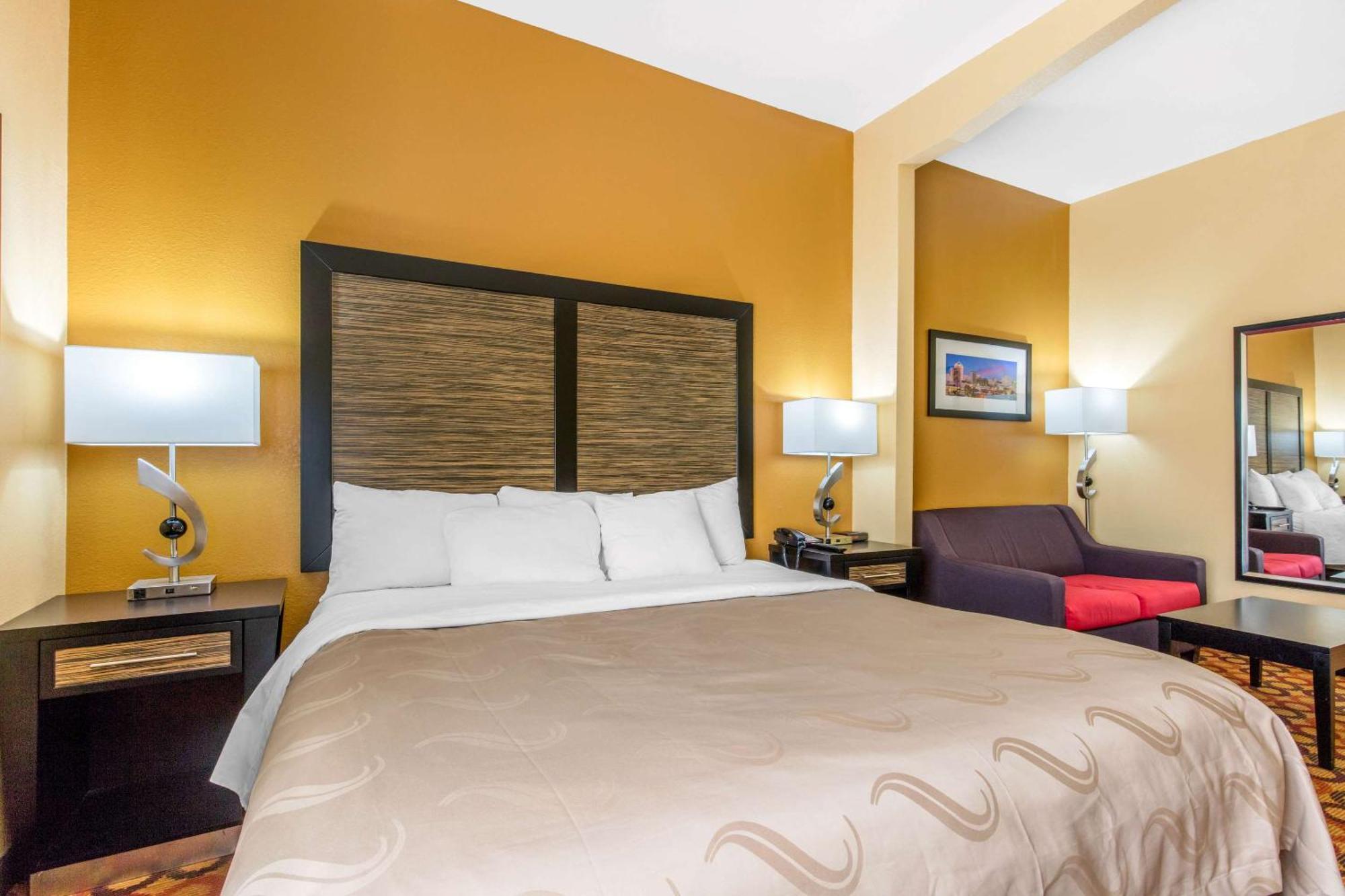 Quality Inn & Suites Montgomery East Carmichael Rd Bagian luar foto