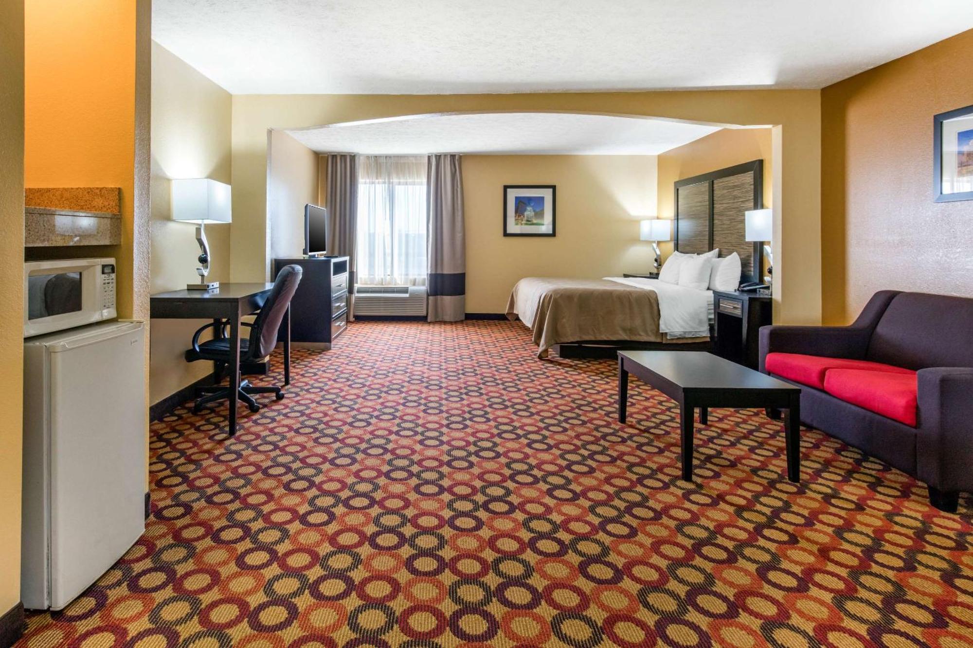 Quality Inn & Suites Montgomery East Carmichael Rd Bagian luar foto