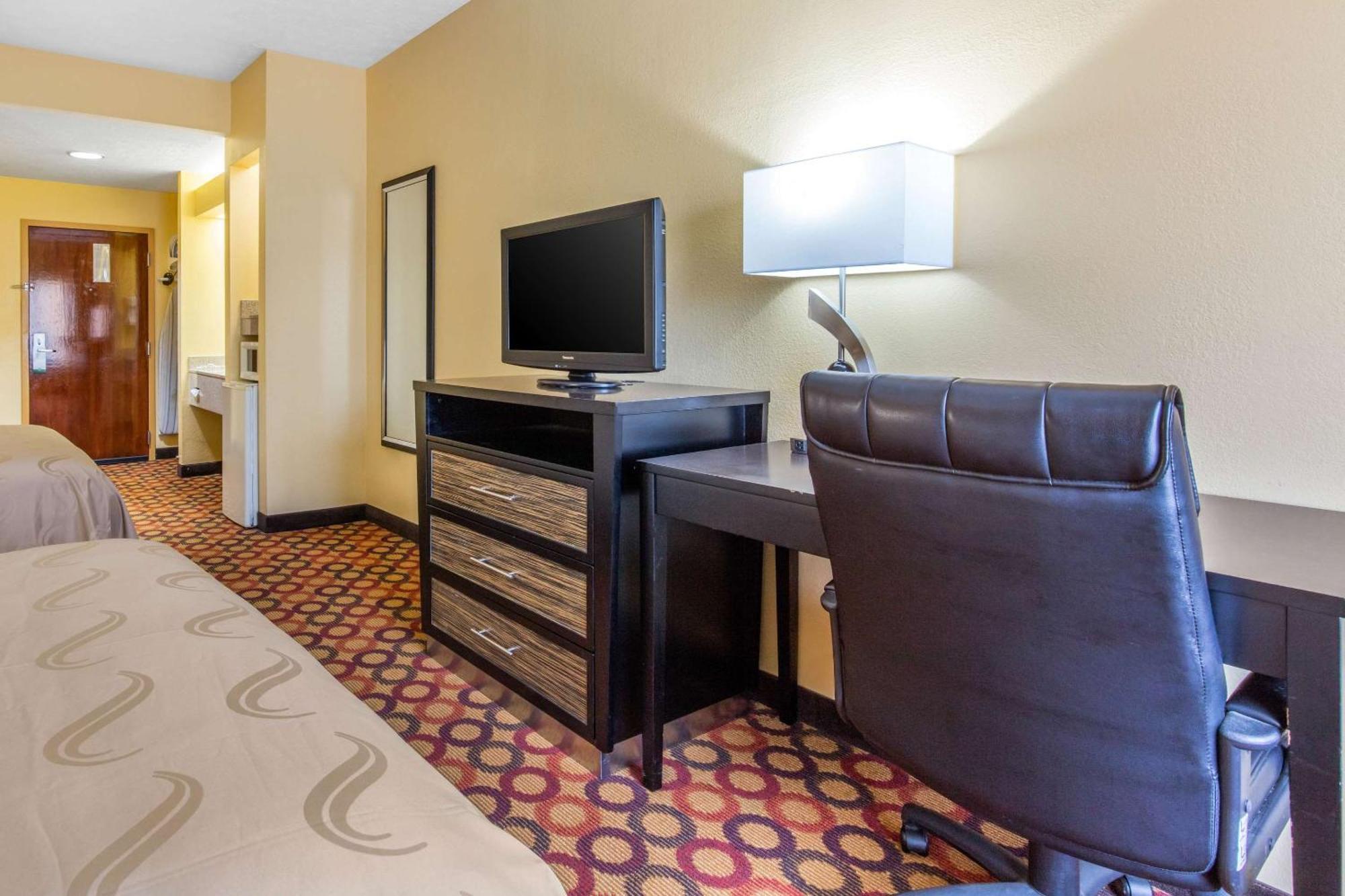 Quality Inn & Suites Montgomery East Carmichael Rd Bagian luar foto