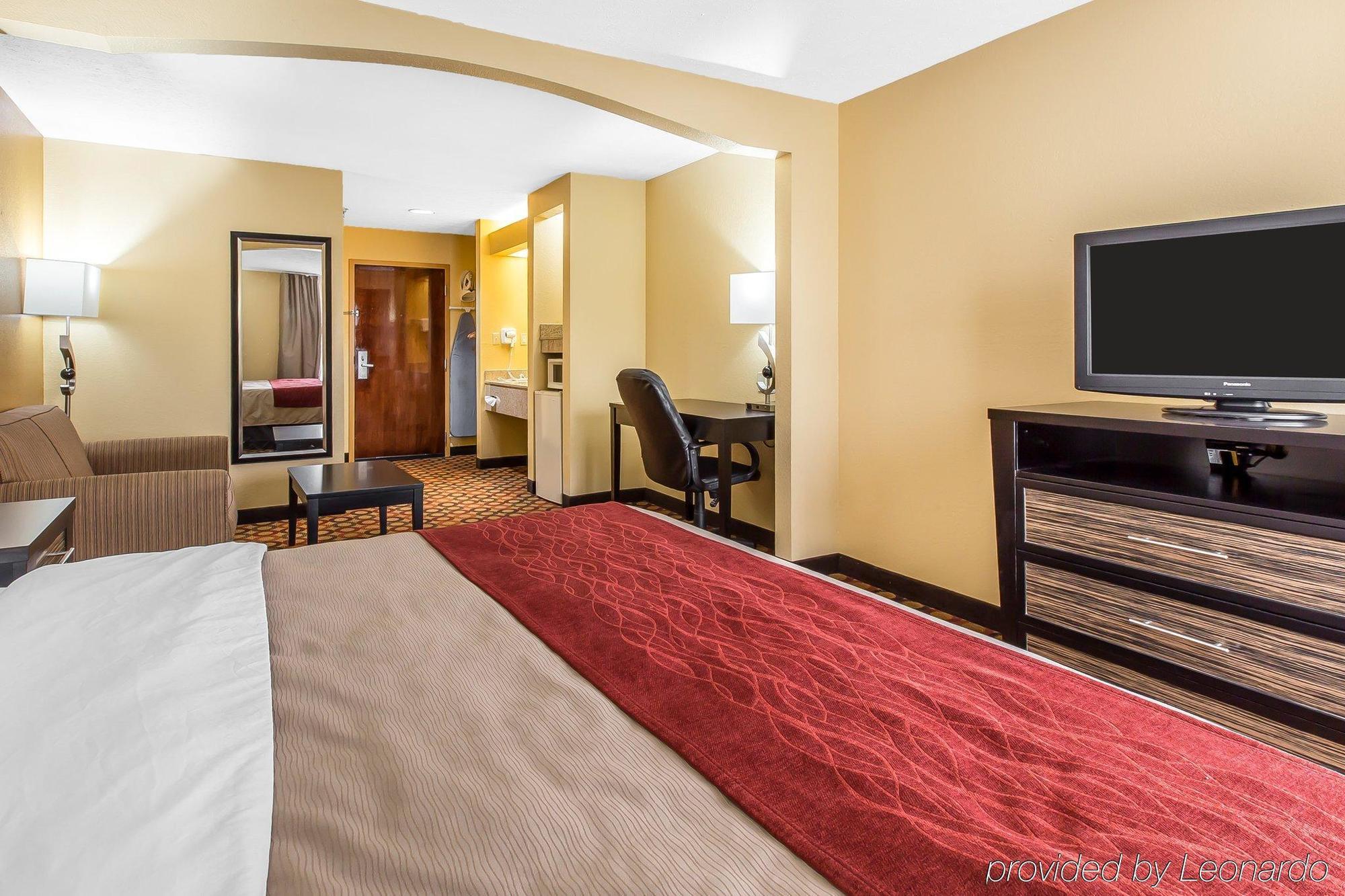 Quality Inn & Suites Montgomery East Carmichael Rd Bagian luar foto