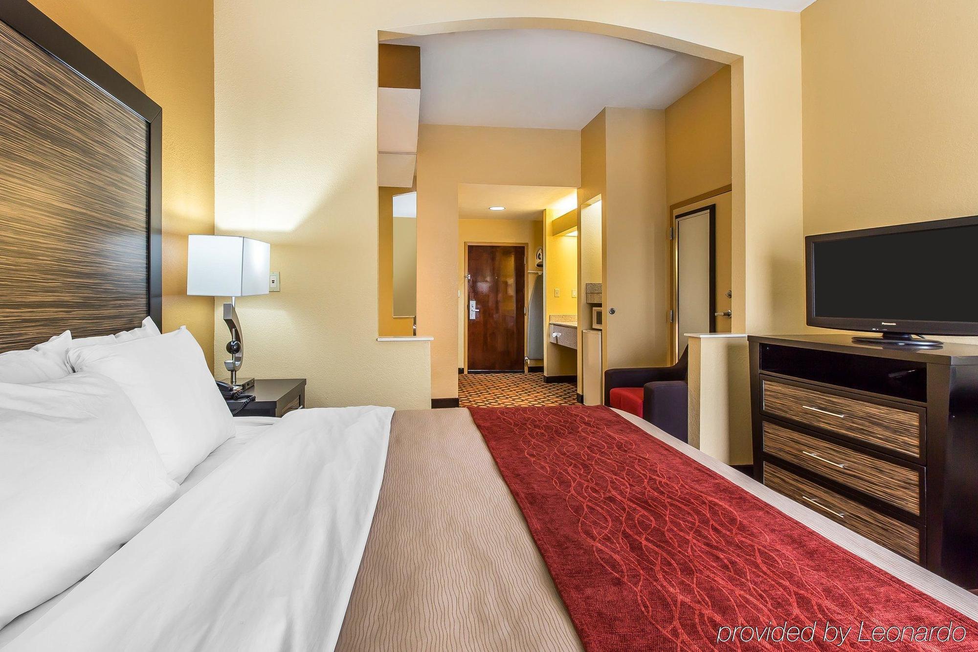 Quality Inn & Suites Montgomery East Carmichael Rd Bagian luar foto