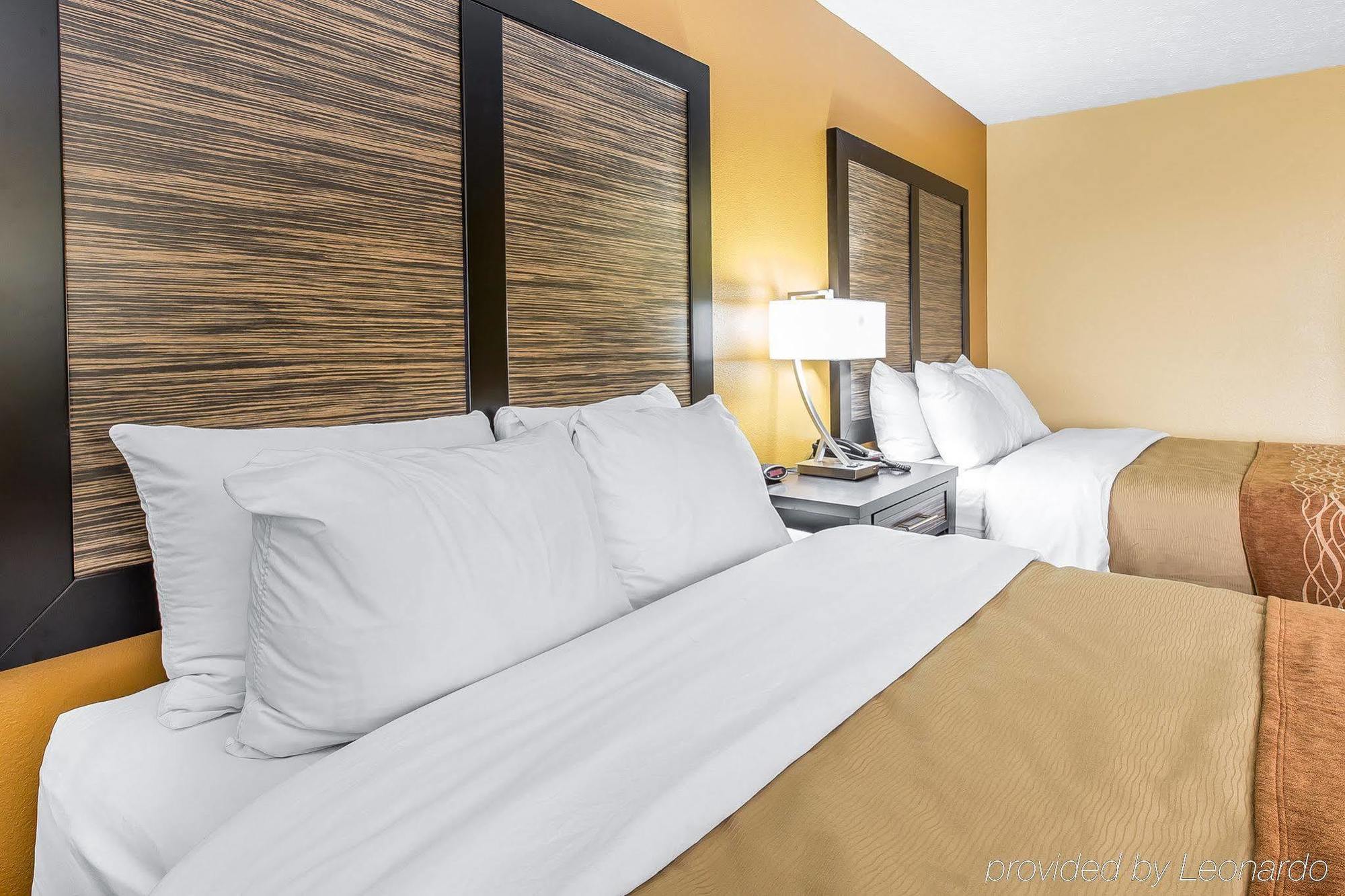 Quality Inn & Suites Montgomery East Carmichael Rd Bagian luar foto