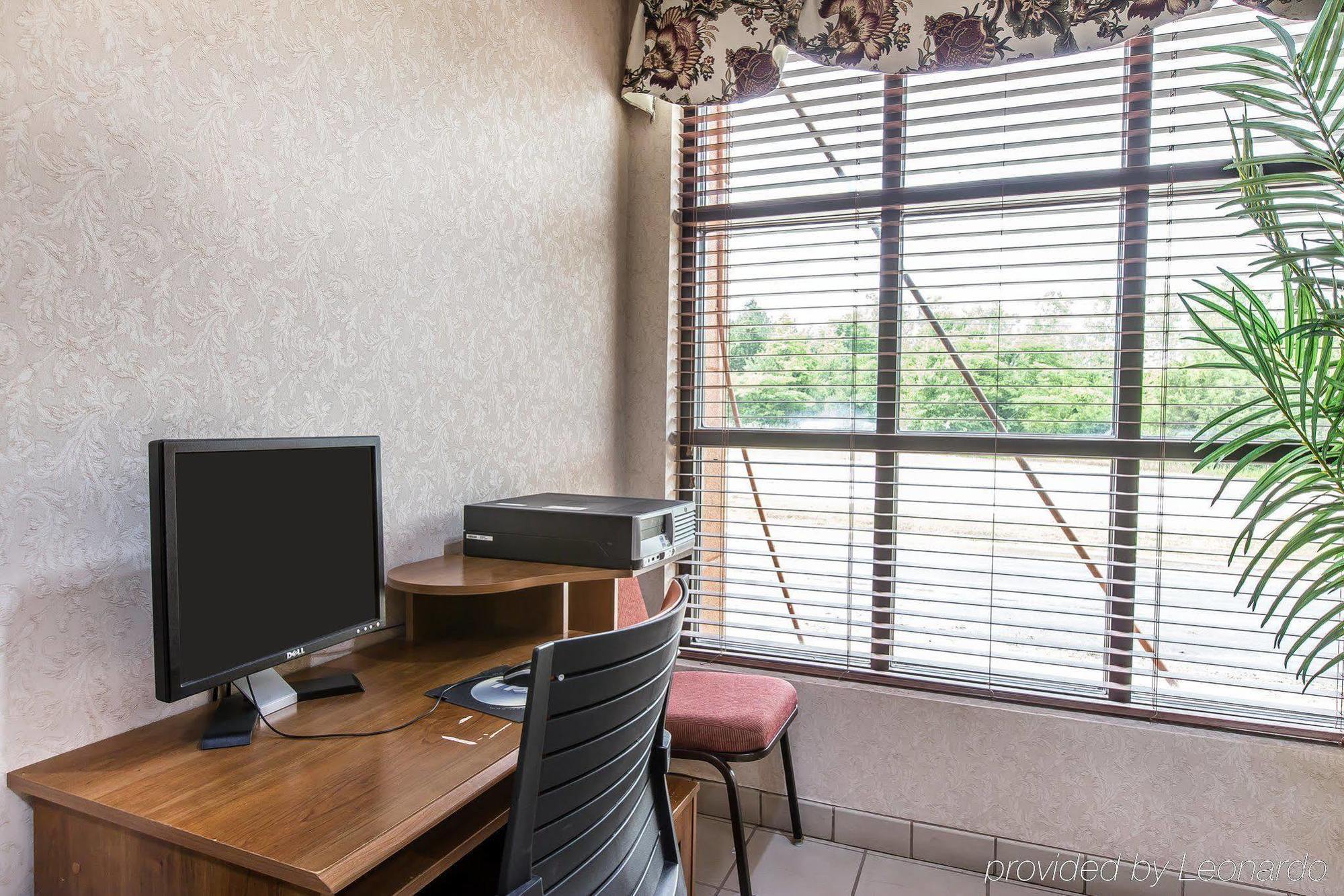 Quality Inn & Suites Montgomery East Carmichael Rd Bagian luar foto